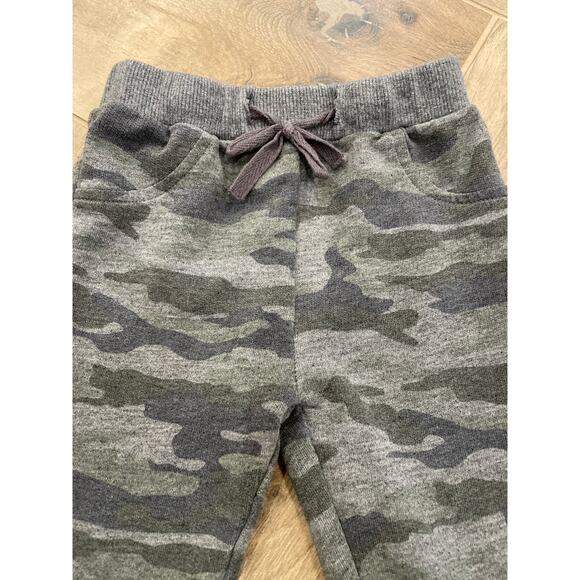 Mud Pie Joggers Baby Camo Size 12-18 mos. Sweatpants - Picture 2 of 4